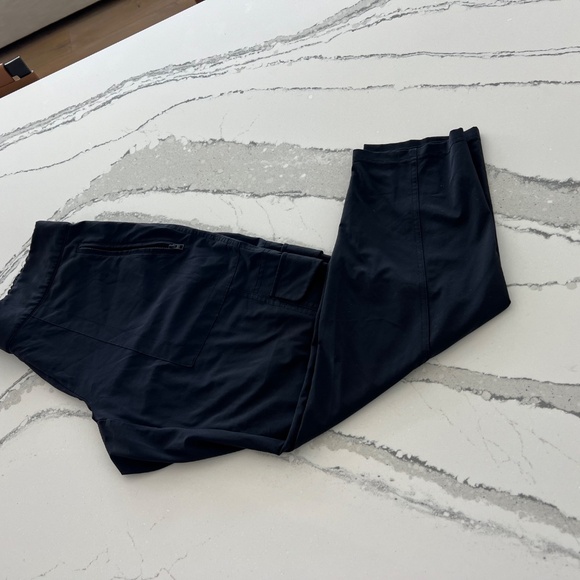 ATHLETA Women's Chelsea Lightweight Cargo Pant  - Sz 12P - Picture 12 of 12